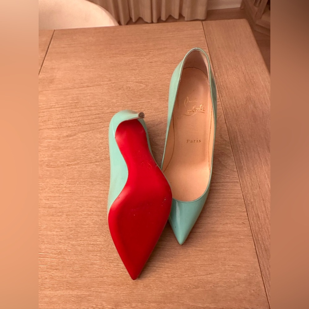 Louboutins size 37 100 - Picture 1 of 3